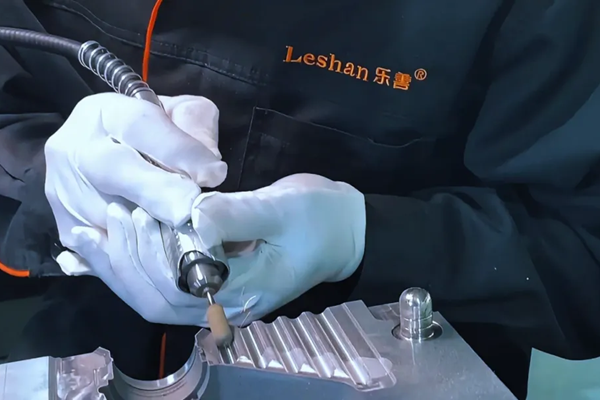 乐善智能吹瓶机模具制作过程