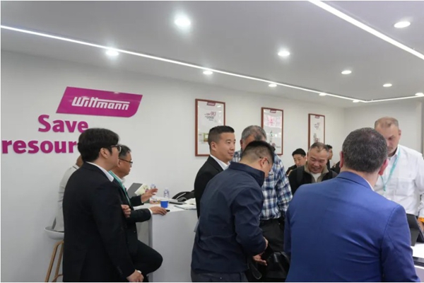 展会次日｜CHINAPLAS热度不减！威猛智造风采持续绽放