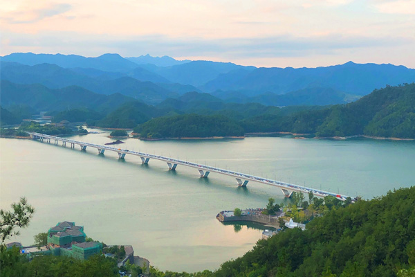 河北局强化党建引领 扎实做好快递员群体权益保障工作